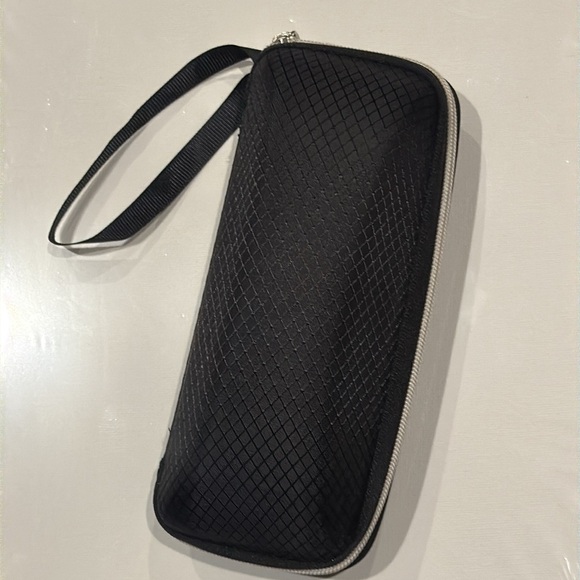 New! Eyeglasses Black Mesh Case, Gray Cleaning Cloth & Silver Mini Screwdriver - Picture 5 of 5